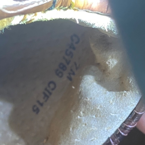 EUC BOC tooled floral pattern brown Peggy slip on clogs size 7M - Picture 13 of 13